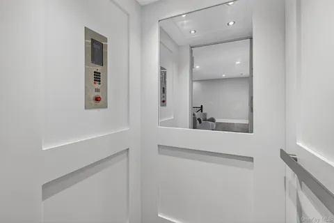 $1,100,000 | 1802 Soundview Court, Yorktown Heights, NY 10598