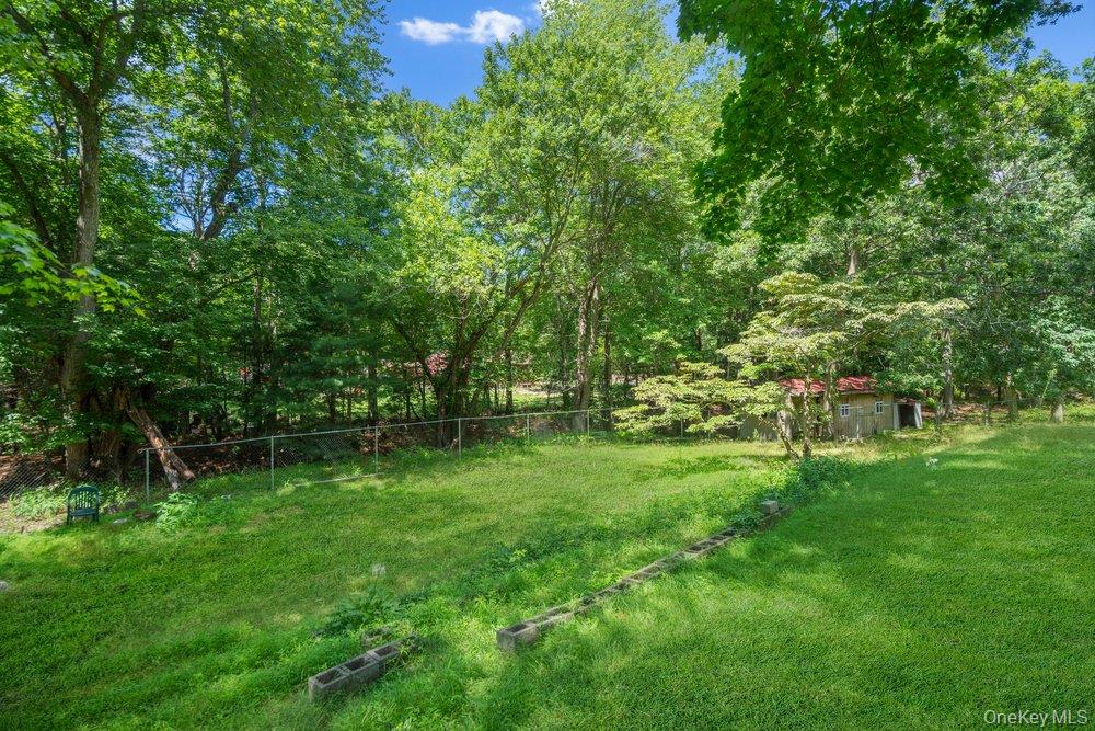 64 Sally Lane Ridge, NY 11961 - Photo 31 of 35 Gallery Image 31