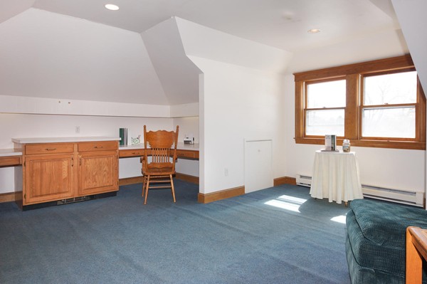 237 Holt Road Andover, MA 01810 - Photo 22 of 27 an empty room with furniture and window