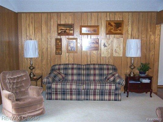 41931 Ridge Road East Novi, MI 48375 - Photo 4 of 10 Family Room2