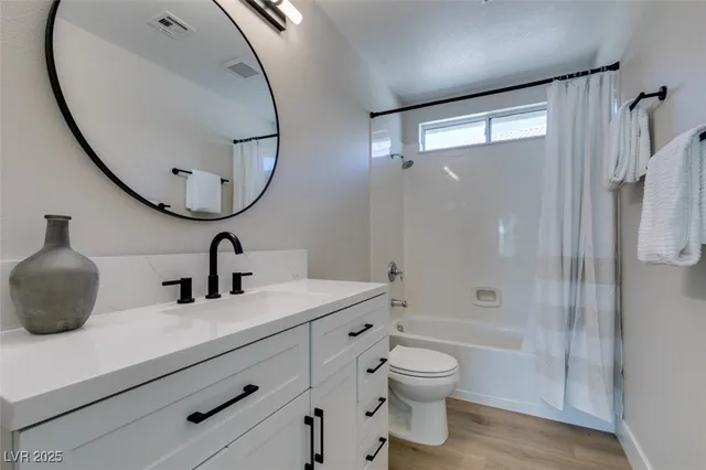 $3,950 | 1013 Newbold Street, Las Vegas, NV 89138