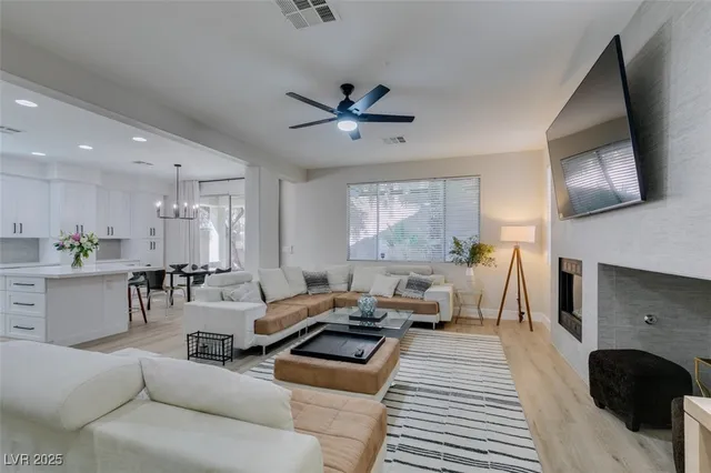 $3,950 | 1013 Newbold Street, Las Vegas, NV 89138