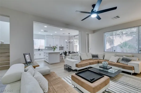 $3,950 | 1013 Newbold Street, Las Vegas, NV 89138