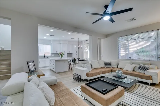 $3,950 | 1013 Newbold Street, Las Vegas, NV 89138