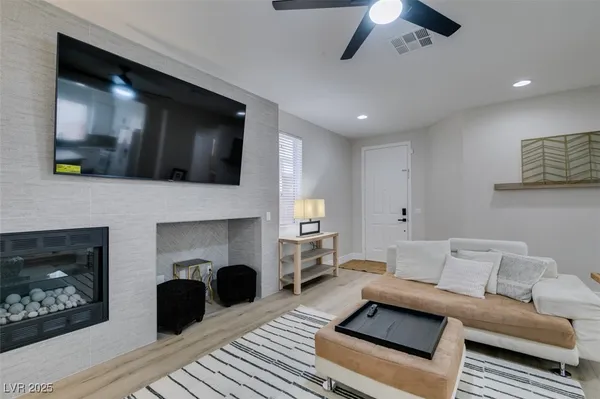 $3,950 | 1013 Newbold Street, Las Vegas, NV 89138