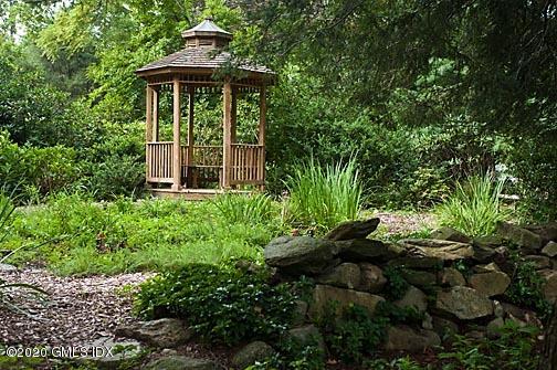 19 Whiffletree Way, Unit 19 Riverside, CT 06878 - Photo 25 of 32 a view of a garden with plants