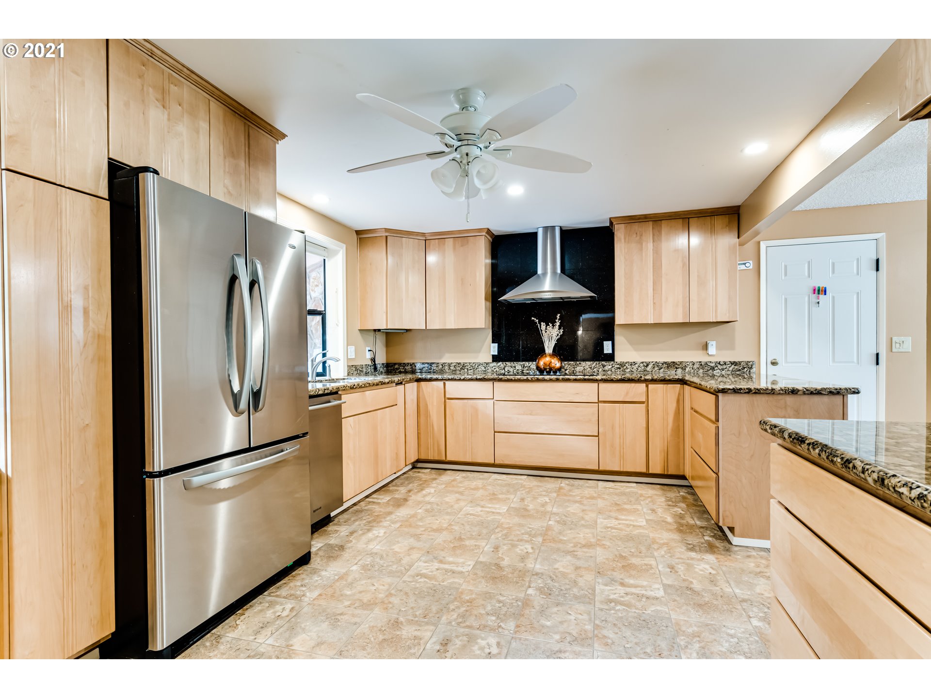 29418 Gimpl Hill Road Eugene, OR 97402 - Photo 11 of 32 Gallery Image 11