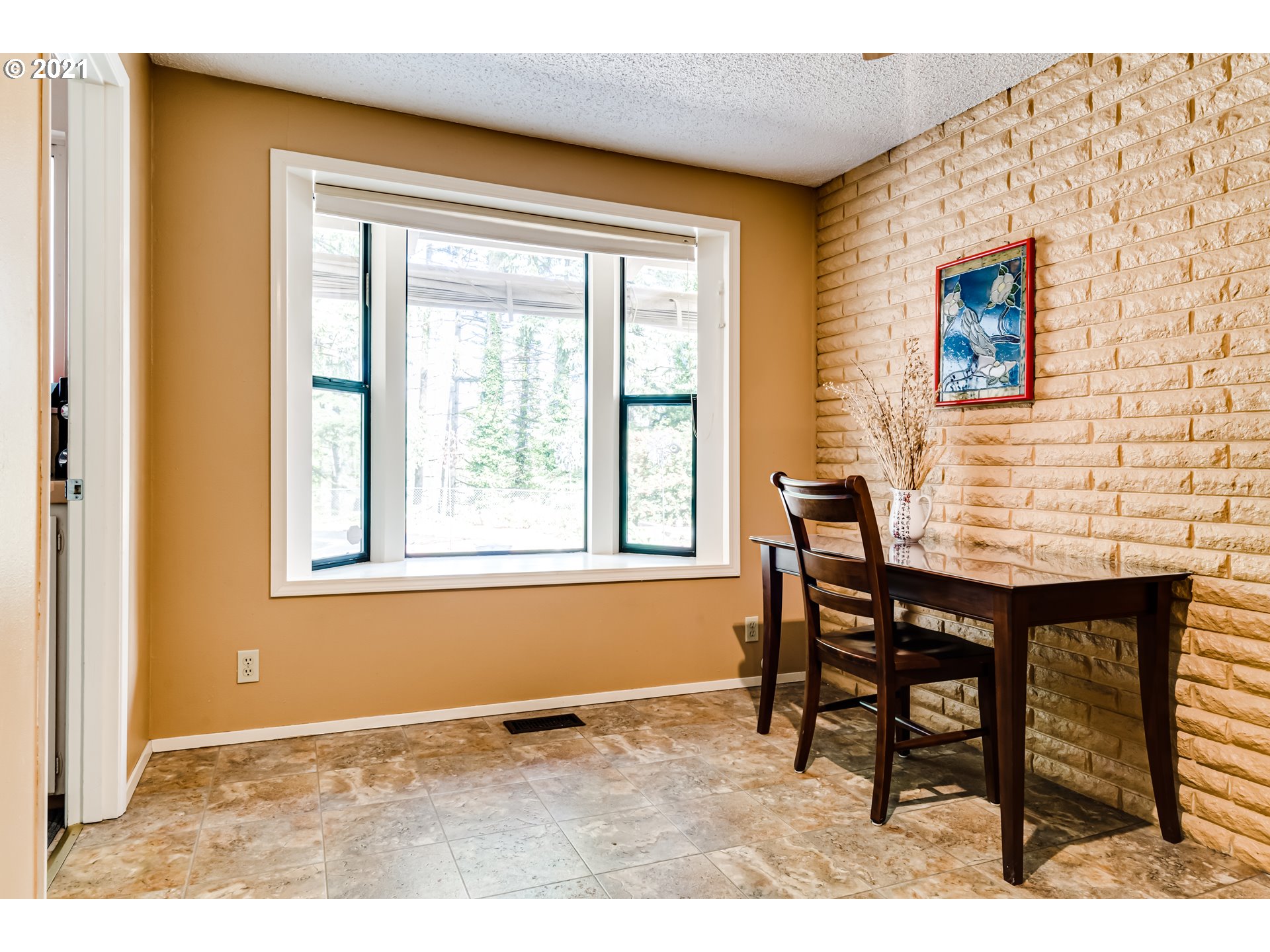 29418 Gimpl Hill Road Eugene, OR 97402 - Photo 15 of 32 Gallery Image 15