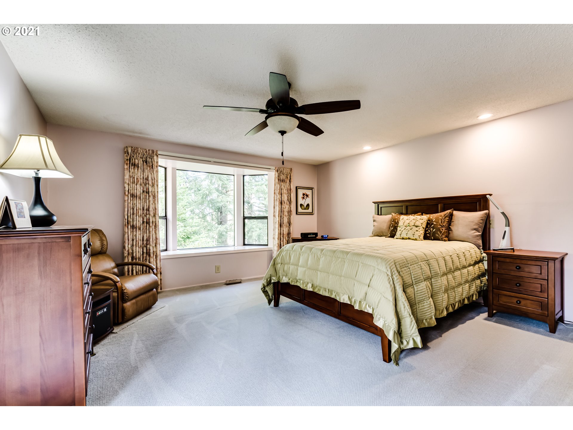 29418 Gimpl Hill Road Eugene, OR 97402 - Photo 16 of 32 Gallery Image 16