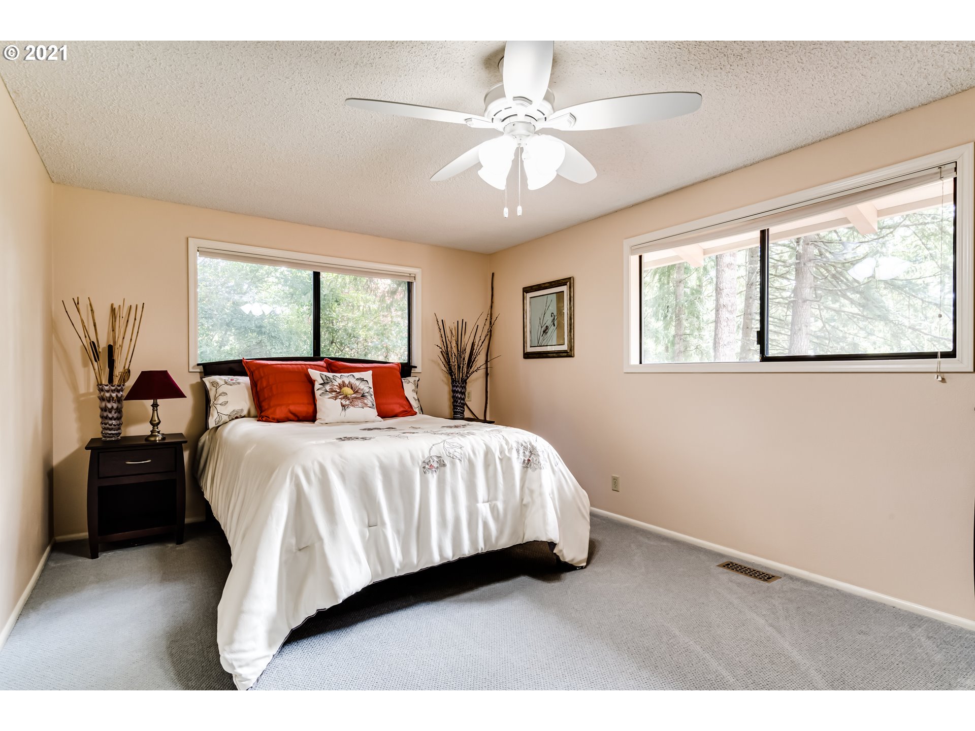 29418 Gimpl Hill Road Eugene, OR 97402 - Photo 21 of 32 Gallery Image 21
