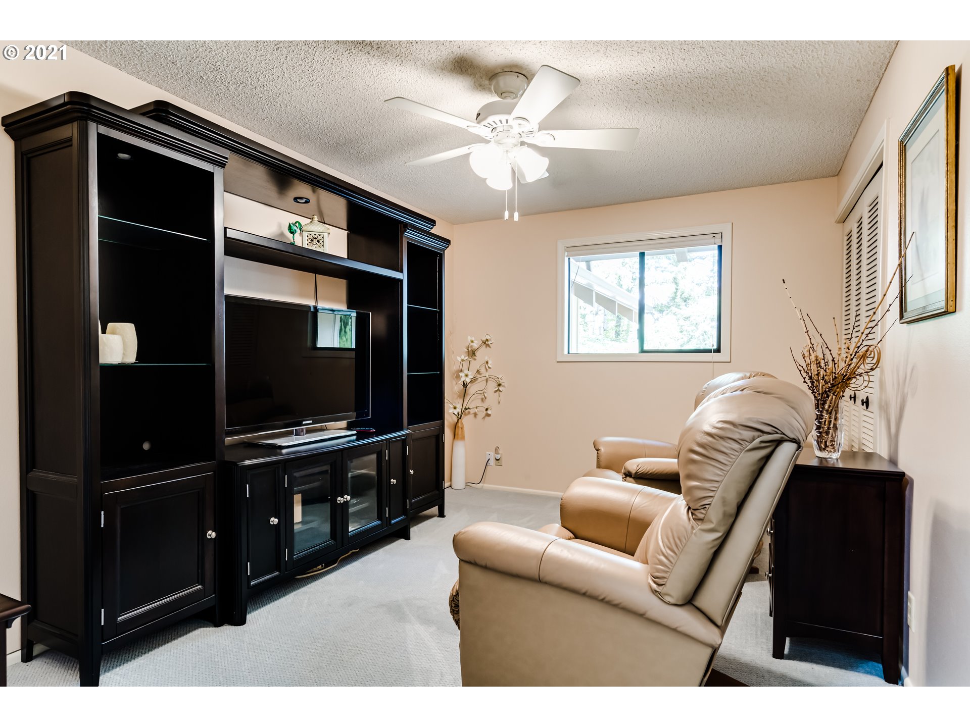 29418 Gimpl Hill Road Eugene, OR 97402 - Photo 23 of 32 Gallery Image 23