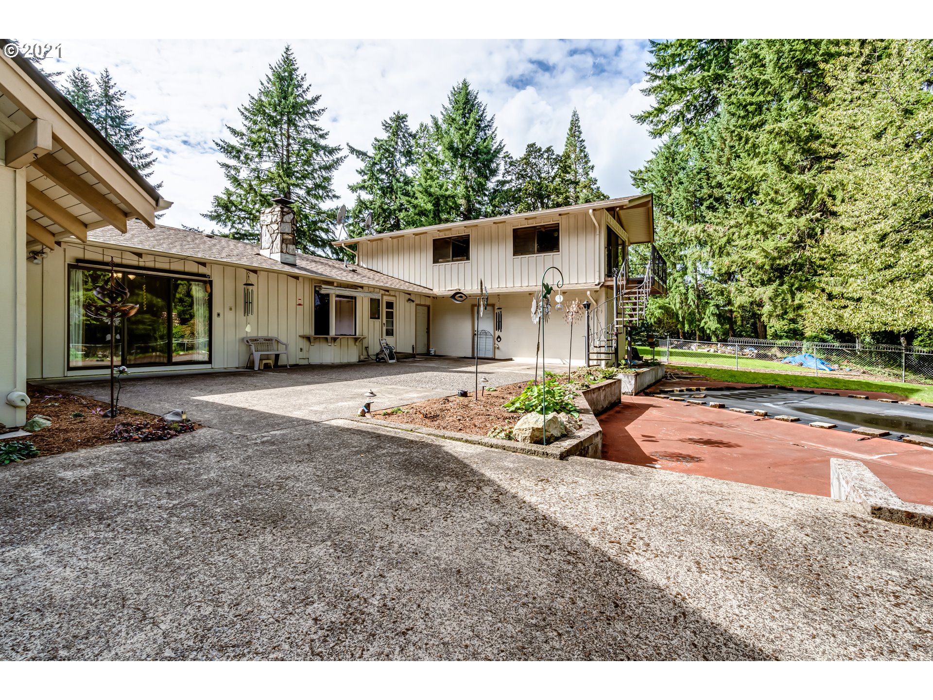 29418 Gimpl Hill Road Eugene, OR 97402 - Photo 29 of 32 Gallery Image 29