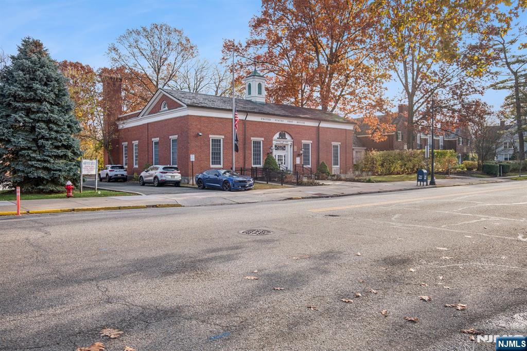 258 Ridgewood Avenue Glen Ridge, NJ 07028 - Photo 39 of 44 a street view along with residential houses