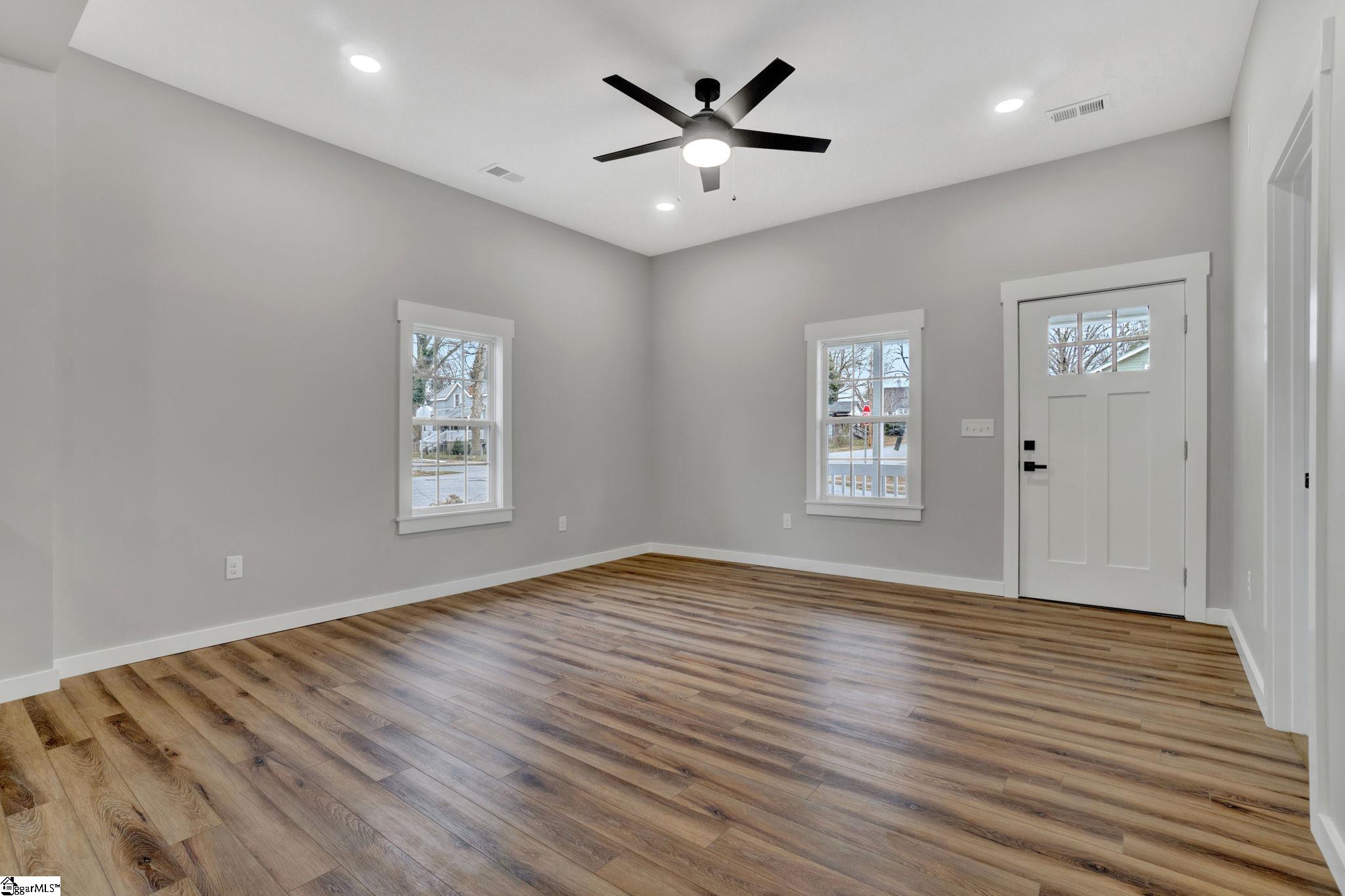 402 Elm Street Gaffney, SC 29340 - Photo 4 of 23