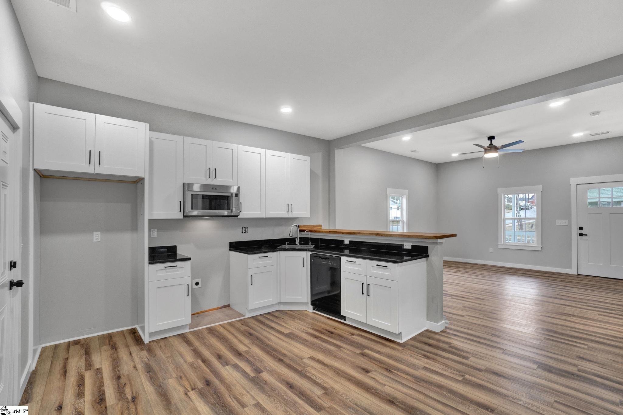 402 Elm Street Gaffney, SC 29340 - Photo 9 of 23