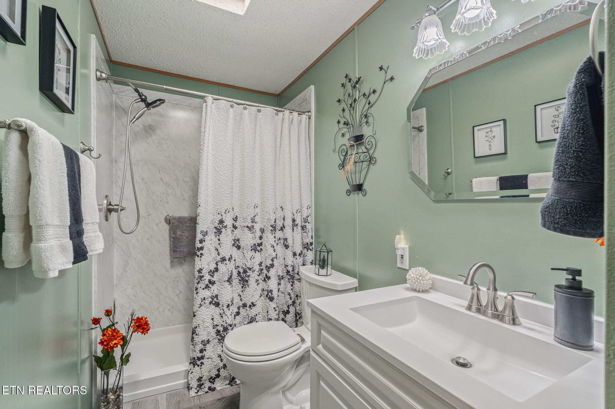 7501 Hunters Ridge Way Knoxville, TN 37914 - Photo 23 of 35 31-web-or-mls-7501 Hunters Ridge Way-26