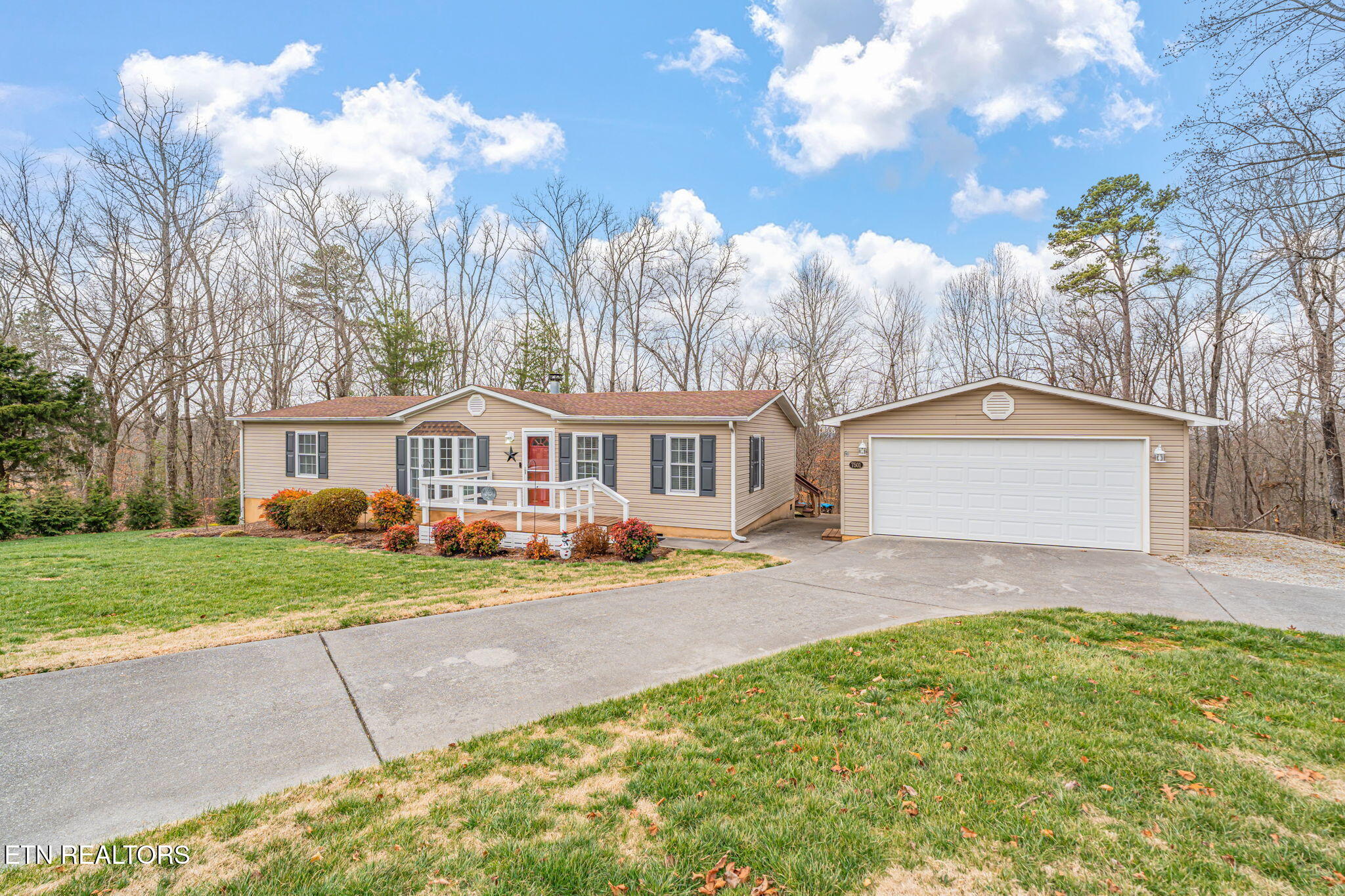 7501 Hunters Ridge Way Knoxville, TN 37914 - Photo 4 of 35 4-web-or-mls-7501 Hunters Ridge Way-4