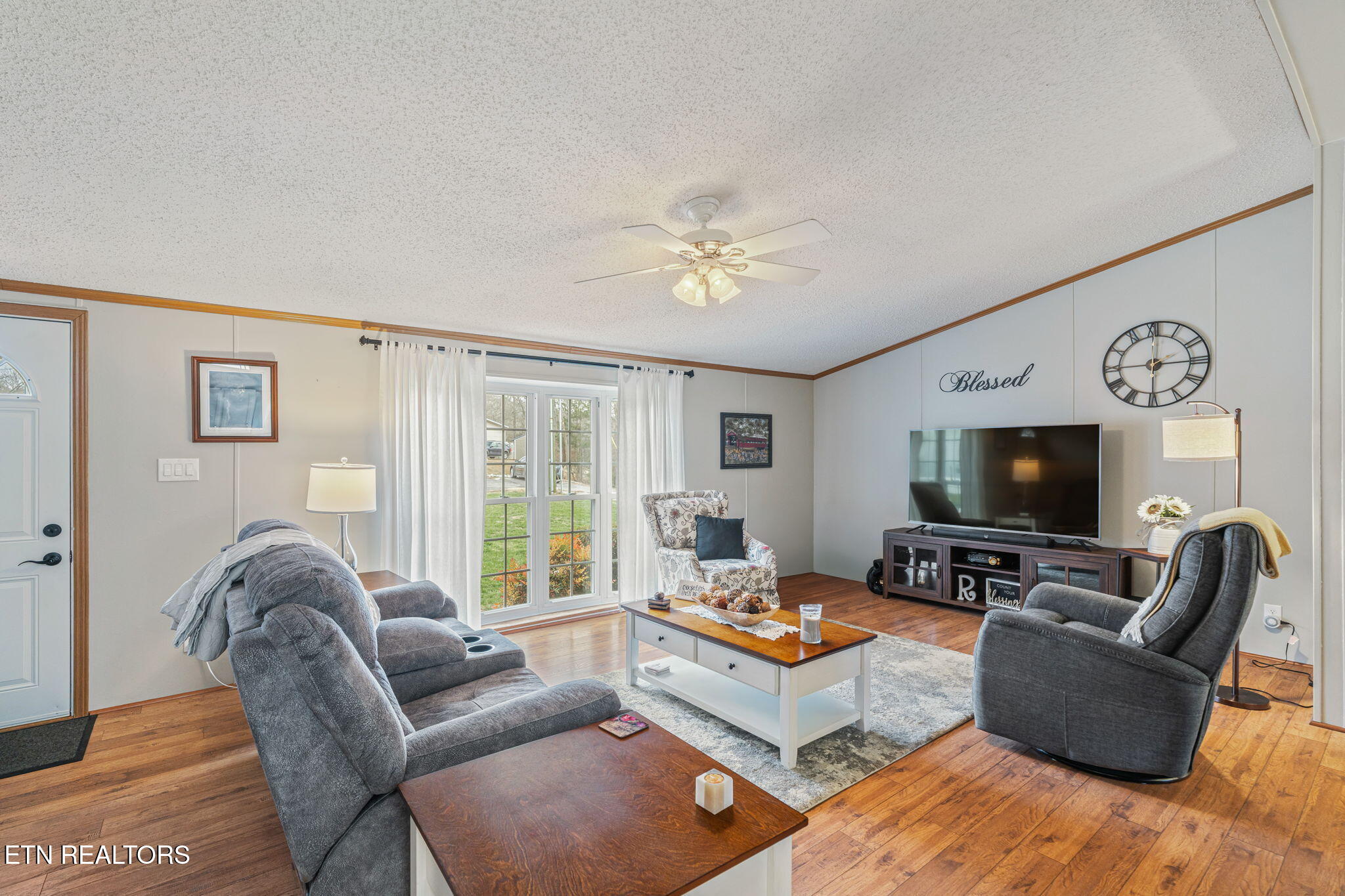 7501 Hunters Ridge Way Knoxville, TN 37914 - Photo 9 of 35 13-web-or-mls-7501 Hunters Ridge Way-30