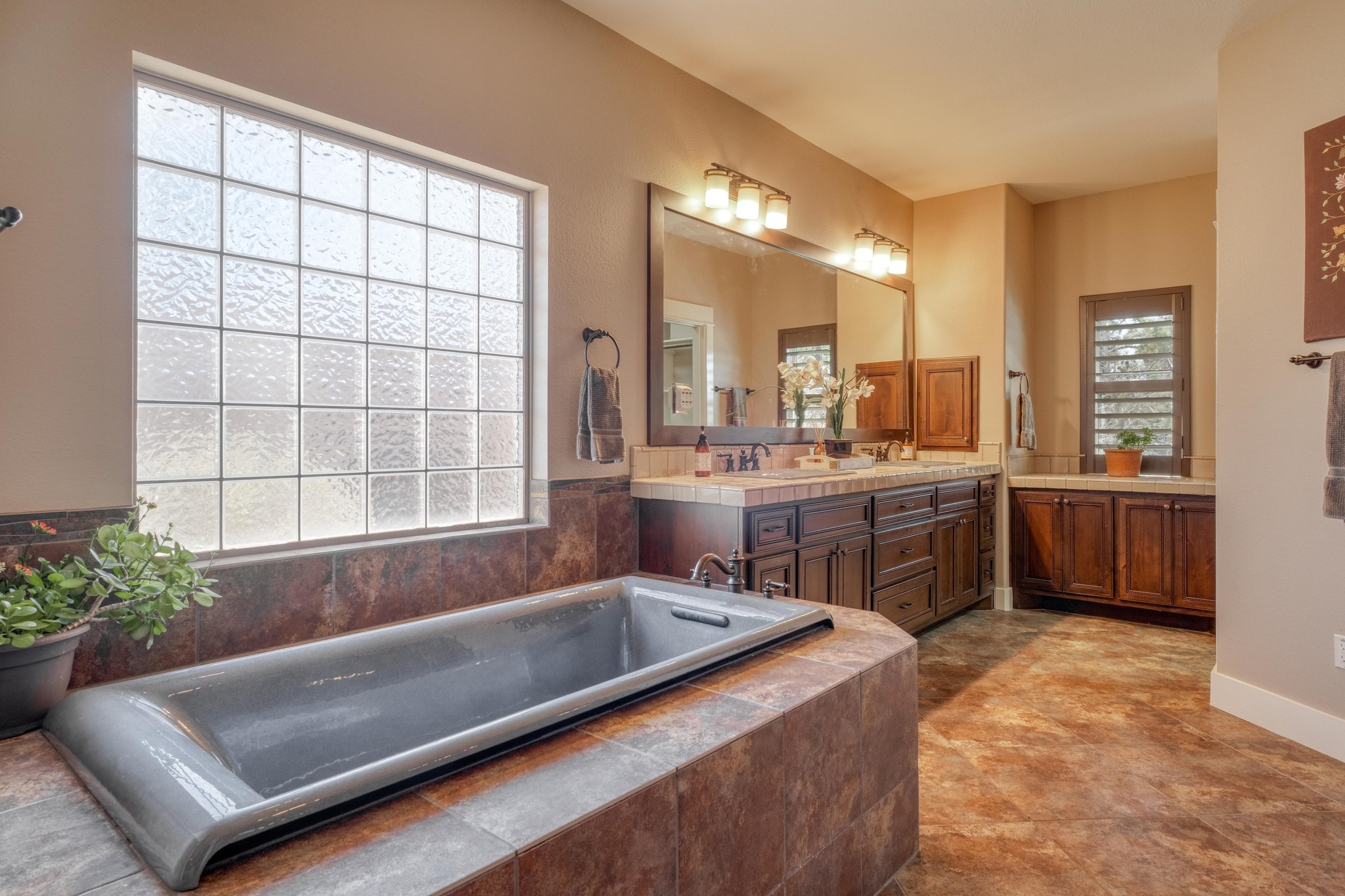 129 Painted Post Bastrop, TX 78602 - Photo 25 of 40 a large living room with a large window