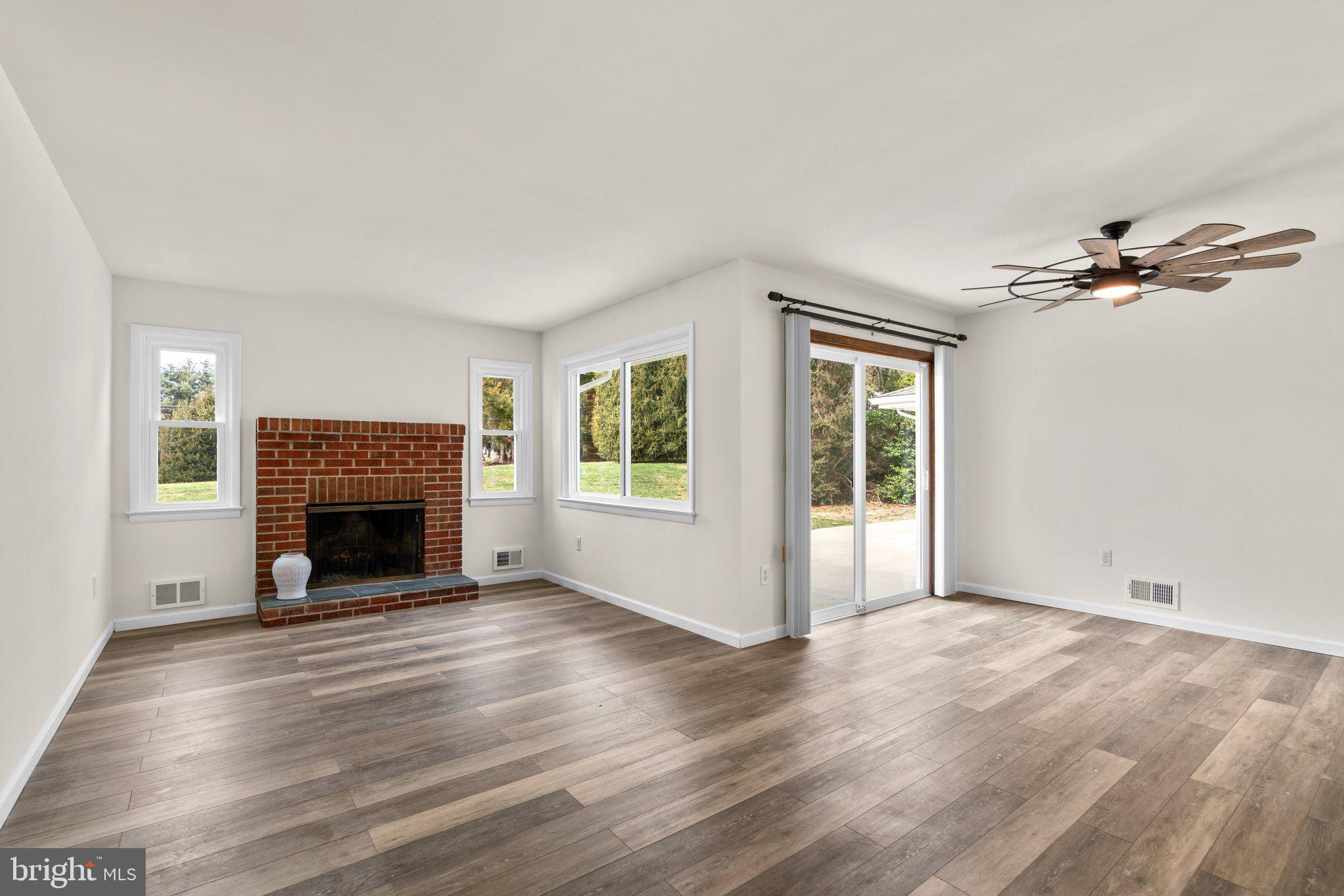 6806 Redberry Road Clarksville, MD 21029 - Photo 5 of 51 Living Room w/ Dining Room
