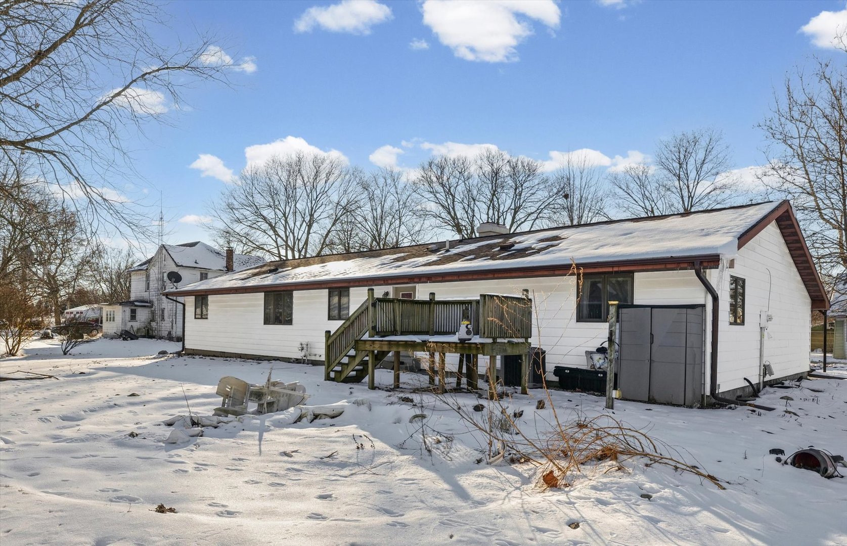 211 North Center Street Melvin, IL 60952 - Photo 22 of 26 a view of a house with a patio