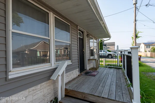 $400,000 | 107 4th Street, Malta, NY 12866