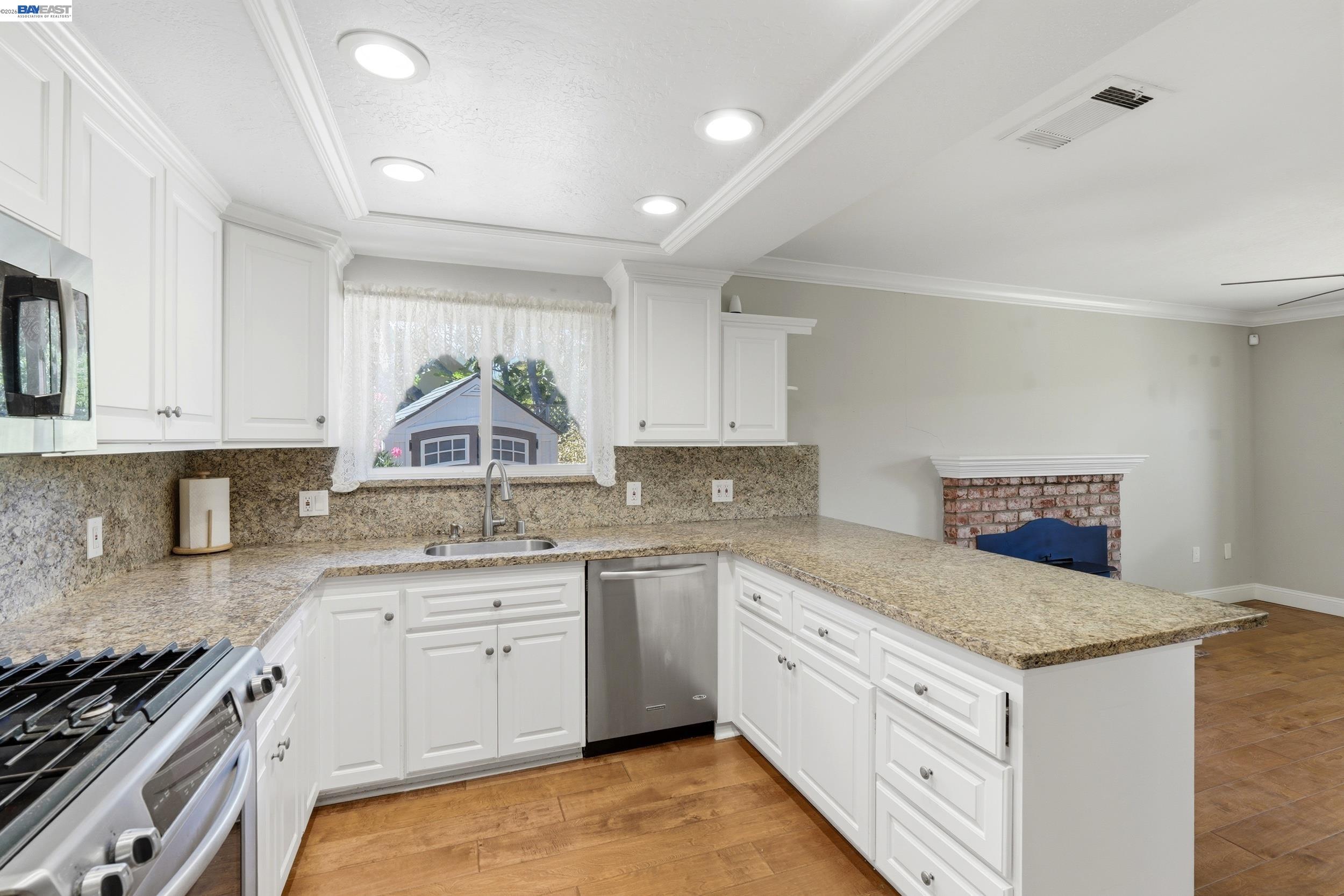 44 Fircrest Court San Ramon, CA 94583 - Photo 6 of 53 Gallery Image 6
