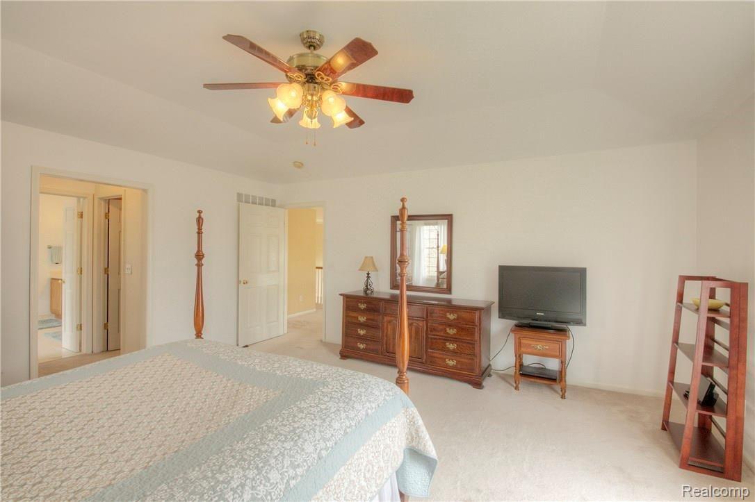47854 Pavillon Road Canton, MI 48188 - Photo 36 of 57 36 MB.jpg