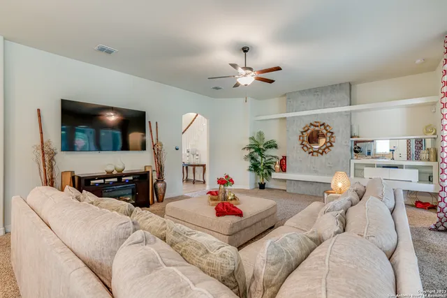 $850,000 | 531 Lilly Bluff, Castroville, TX 78009