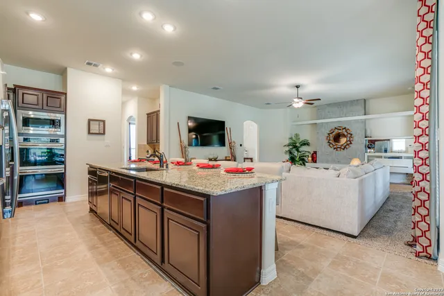 $850,000 | 531 Lilly Bluff, Castroville, TX 78009