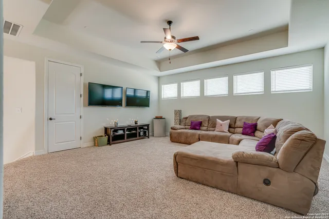 $850,000 | 531 Lilly Bluff, Castroville, TX 78009