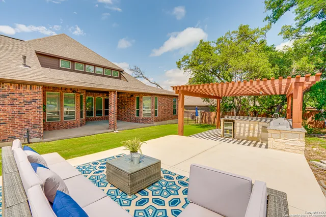 $850,000 | 531 Lilly Bluff, Castroville, TX 78009