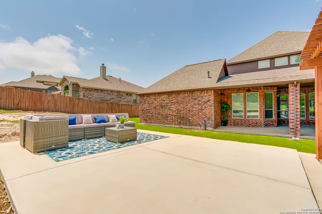 $850,000 | 531 Lilly Bluff, Castroville, TX 78009