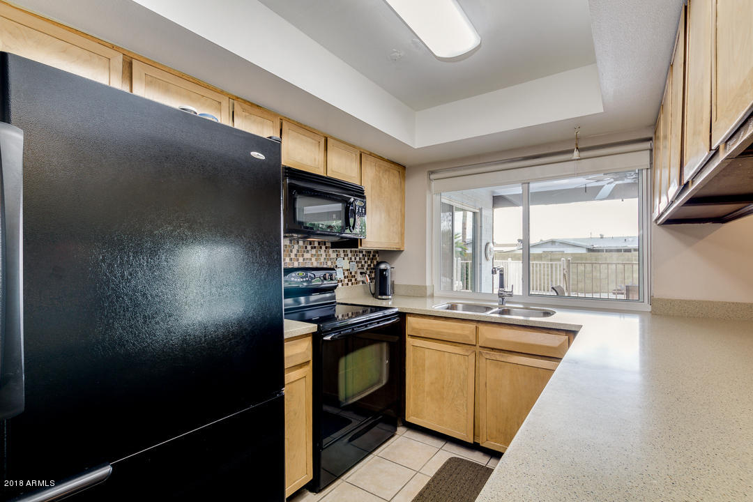 3821 West Hatcher Road Phoenix, AZ 85051 - Photo 6 of 29 09-Hatcher