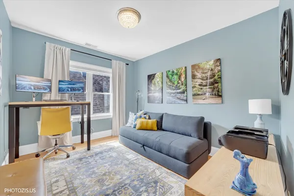 $649,000 | 3933 North Marshfield Avenue, Unit 3S, Chicago, IL 60613