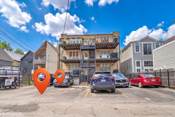 $649,000 | 3933 North Marshfield Avenue, Unit 3S, Chicago, IL 60613