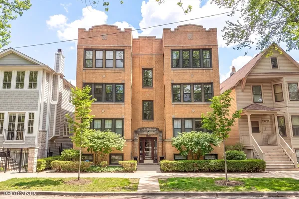$649,000 | 3933 North Marshfield Avenue, Unit 3S, Chicago, IL 60613