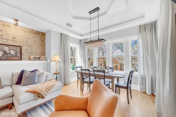 $649,000 | 3933 North Marshfield Avenue, Unit 3S, Chicago, IL 60613