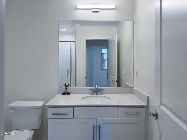 $5,500 | 1568 East Thompson Boulevard, Ventura, CA 93001