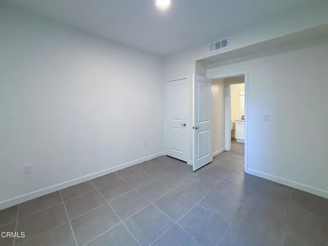 $5,500 | 1568 East Thompson Boulevard, Ventura, CA 93001