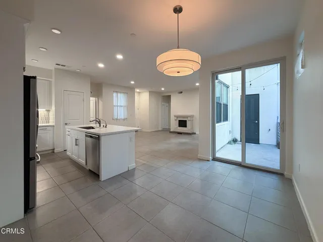 $5,500 | 1568 East Thompson Boulevard, Ventura, CA 93001