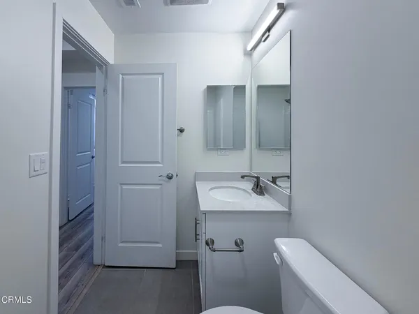 $4,995 | 1568 East Thompson Boulevard, Ventura, CA 93001