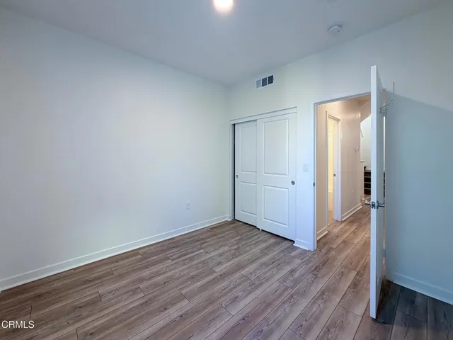 $5,500 | 1568 East Thompson Boulevard, Ventura, CA 93001