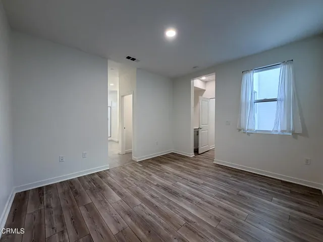 $5,500 | 1568 East Thompson Boulevard, Ventura, CA 93001