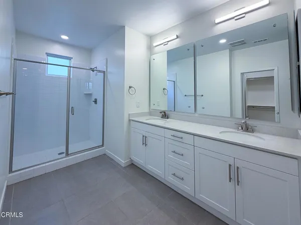 $4,995 | 1568 East Thompson Boulevard, Ventura, CA 93001