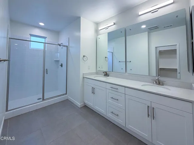 $5,500 | 1568 East Thompson Boulevard, Ventura, CA 93001