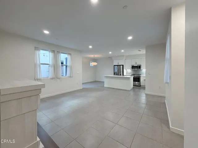 $5,500 | 1568 East Thompson Boulevard, Ventura, CA 93001