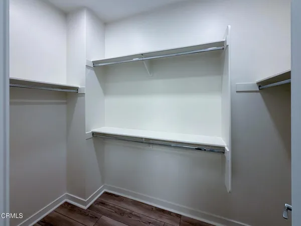 $4,995 | 1568 East Thompson Boulevard, Ventura, CA 93001