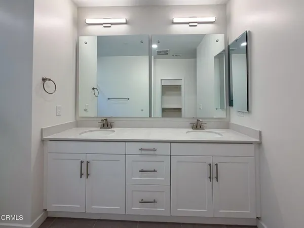 $4,995 | 1568 East Thompson Boulevard, Ventura, CA 93001