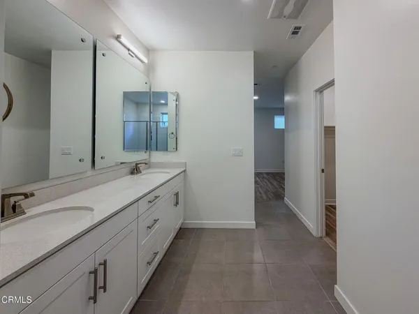 $4,995 | 1568 East Thompson Boulevard, Ventura, CA 93001